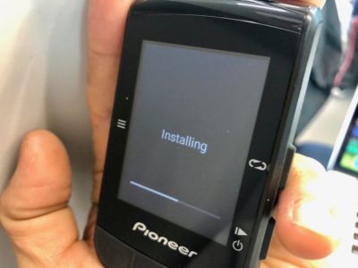 パイオニア新型GPSサイクルコンピューター「SGX-CA600」ファームウェアの更新手順６　最新データがインストールされて再起動が始まる